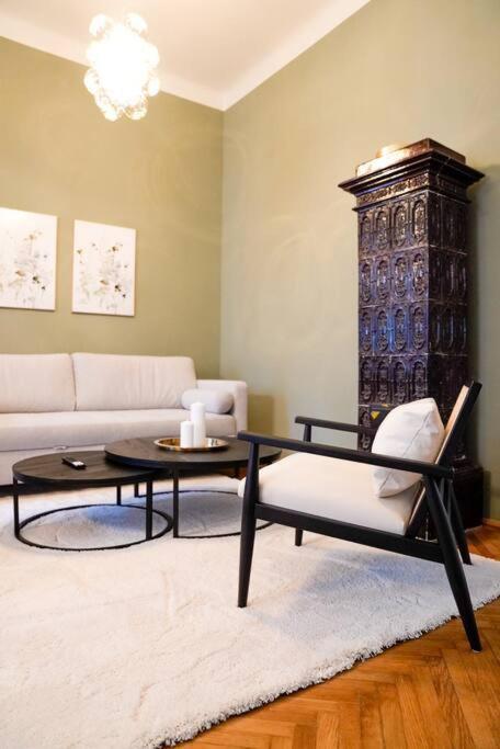 Boutique Suite Near Museum District Wina Bagian luar foto