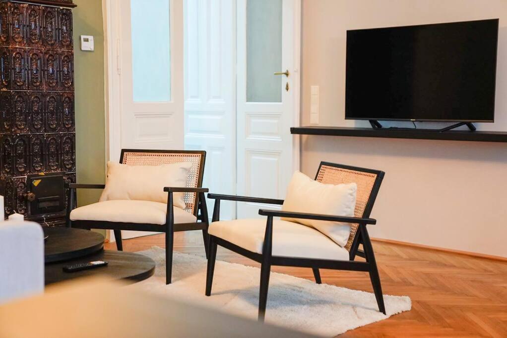 Boutique Suite Near Museum District Wina Bagian luar foto