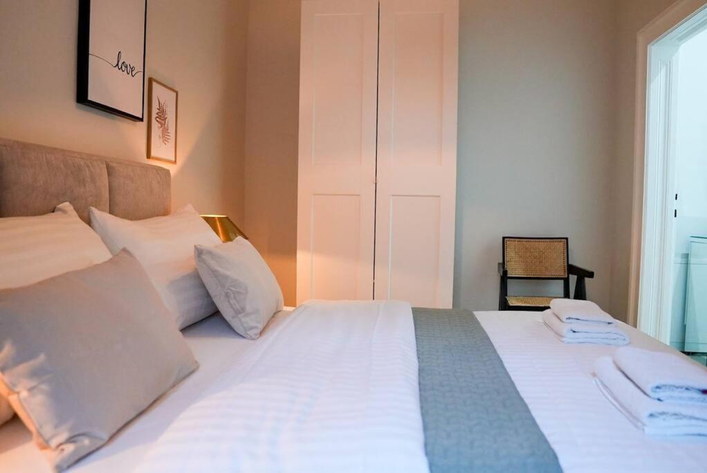 Boutique Suite Near Museum District Wina Bagian luar foto