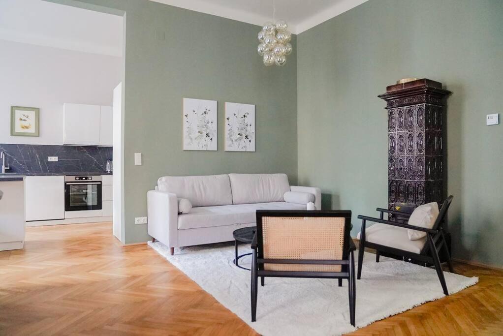 Boutique Suite Near Museum District Wina Bagian luar foto