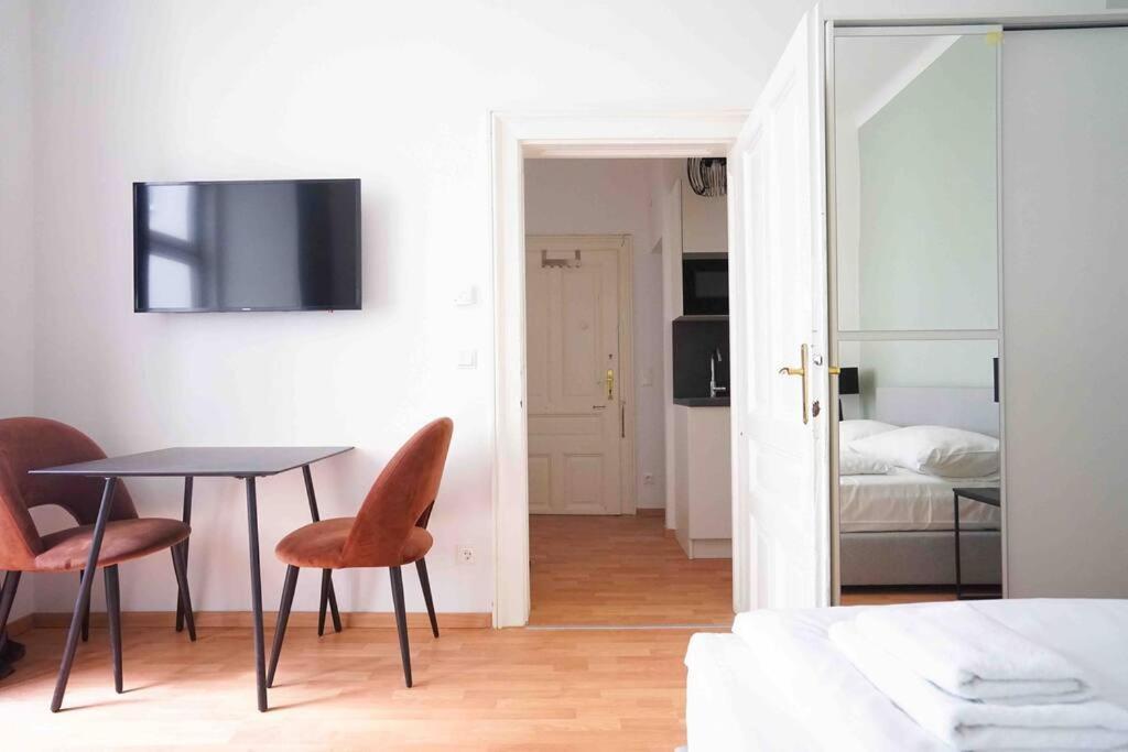 Boutique Suite Near Museum District Wina Bagian luar foto