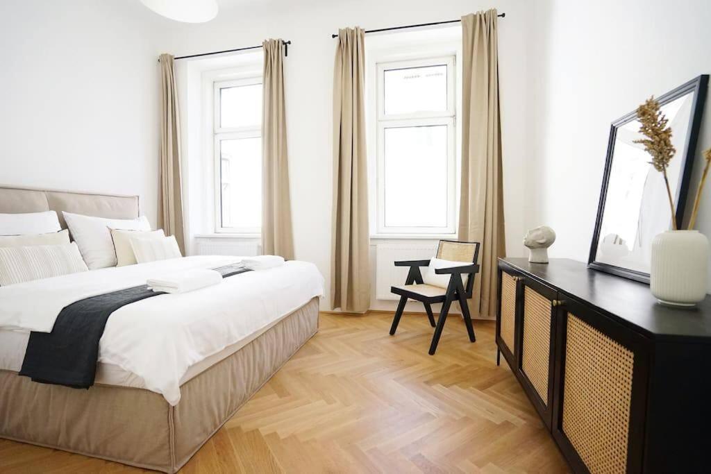 Boutique Suite Near Museum District Wina Bagian luar foto