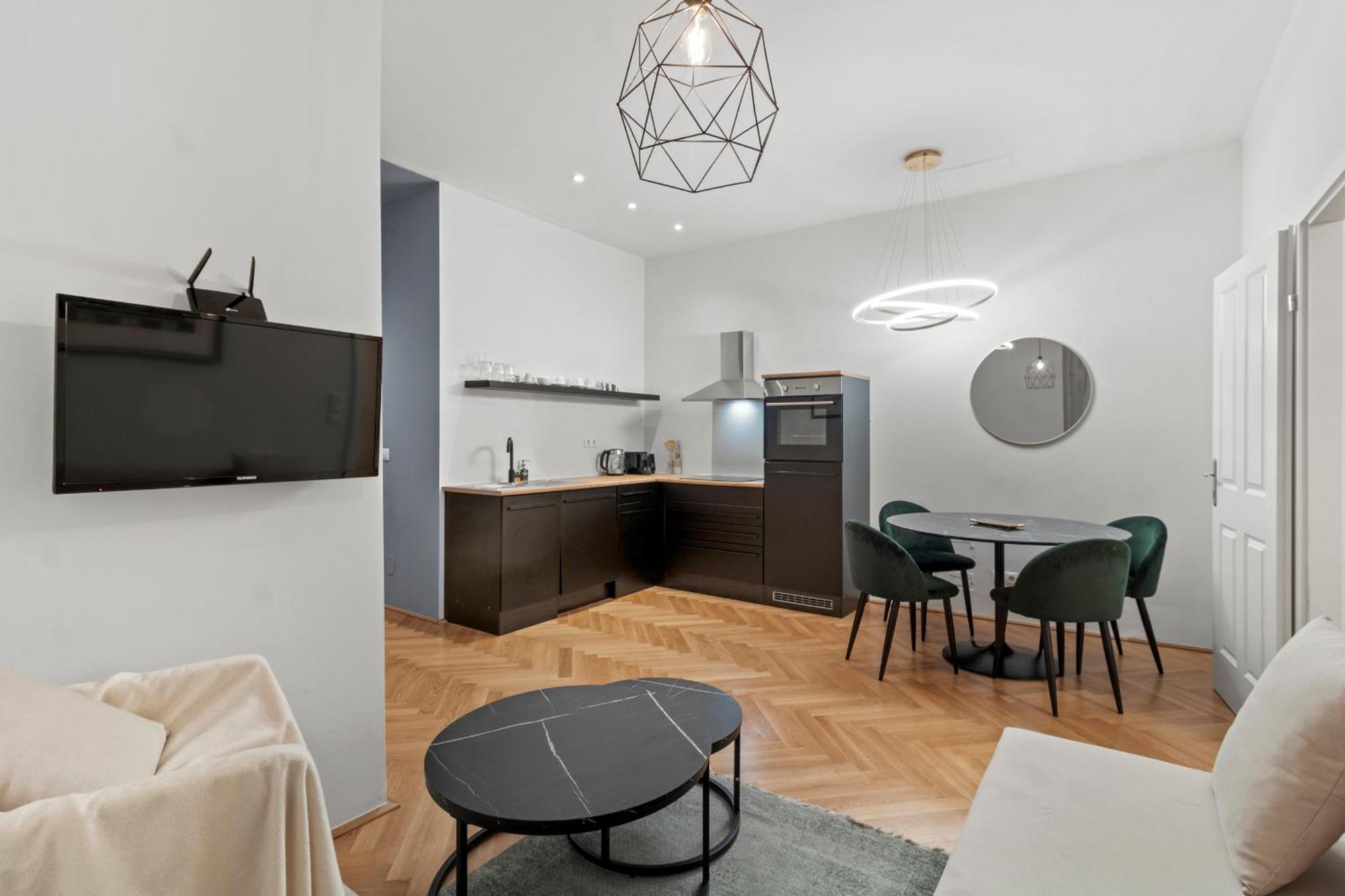 Boutique Suite Near Museum District Wina Bagian luar foto