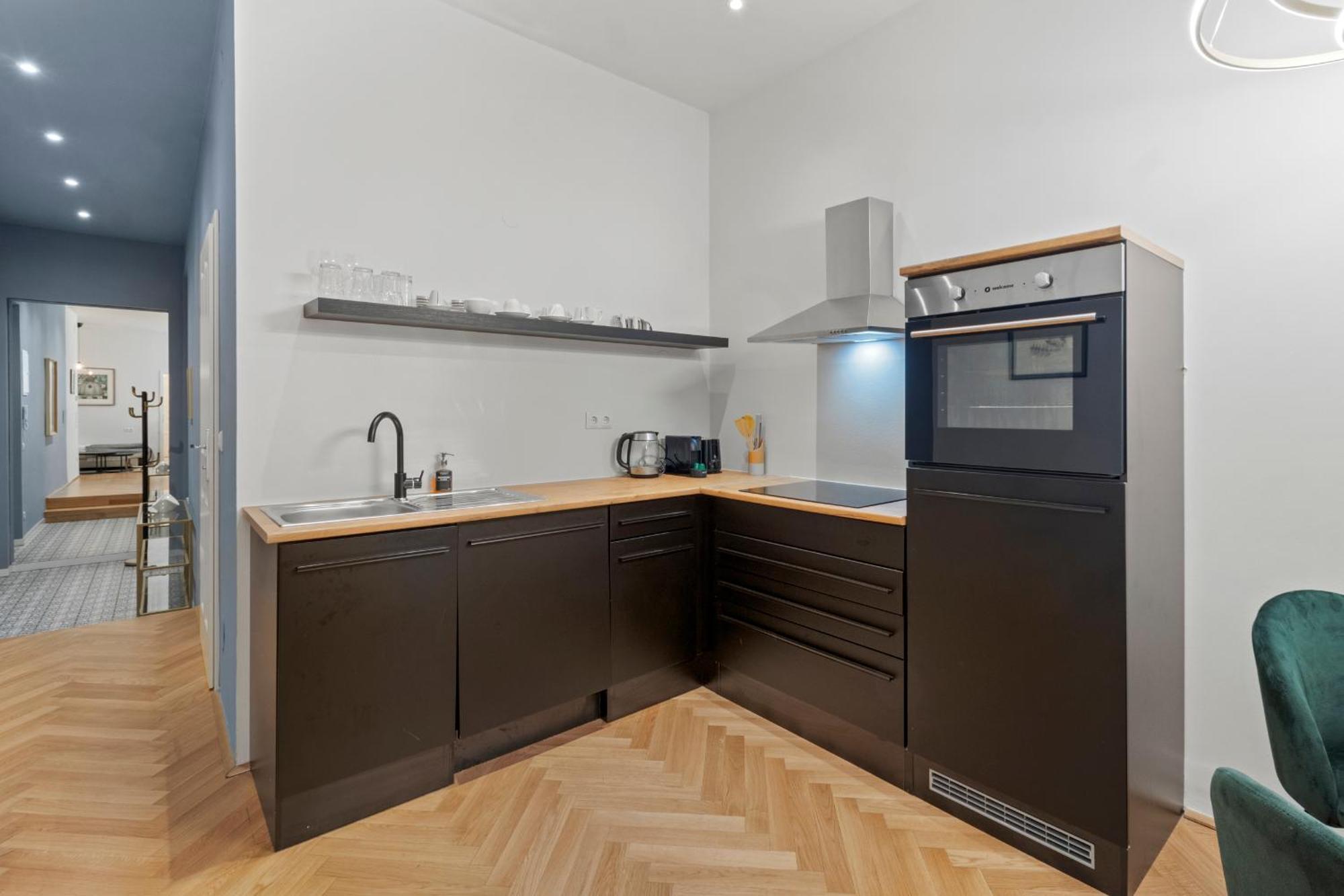Boutique Suite Near Museum District Wina Bagian luar foto